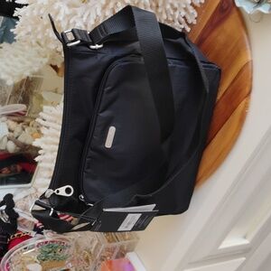 Baggallini 💥 NWT 💥 Joey Bagg. Black Crossbody Bag. New! Never Used! A+
